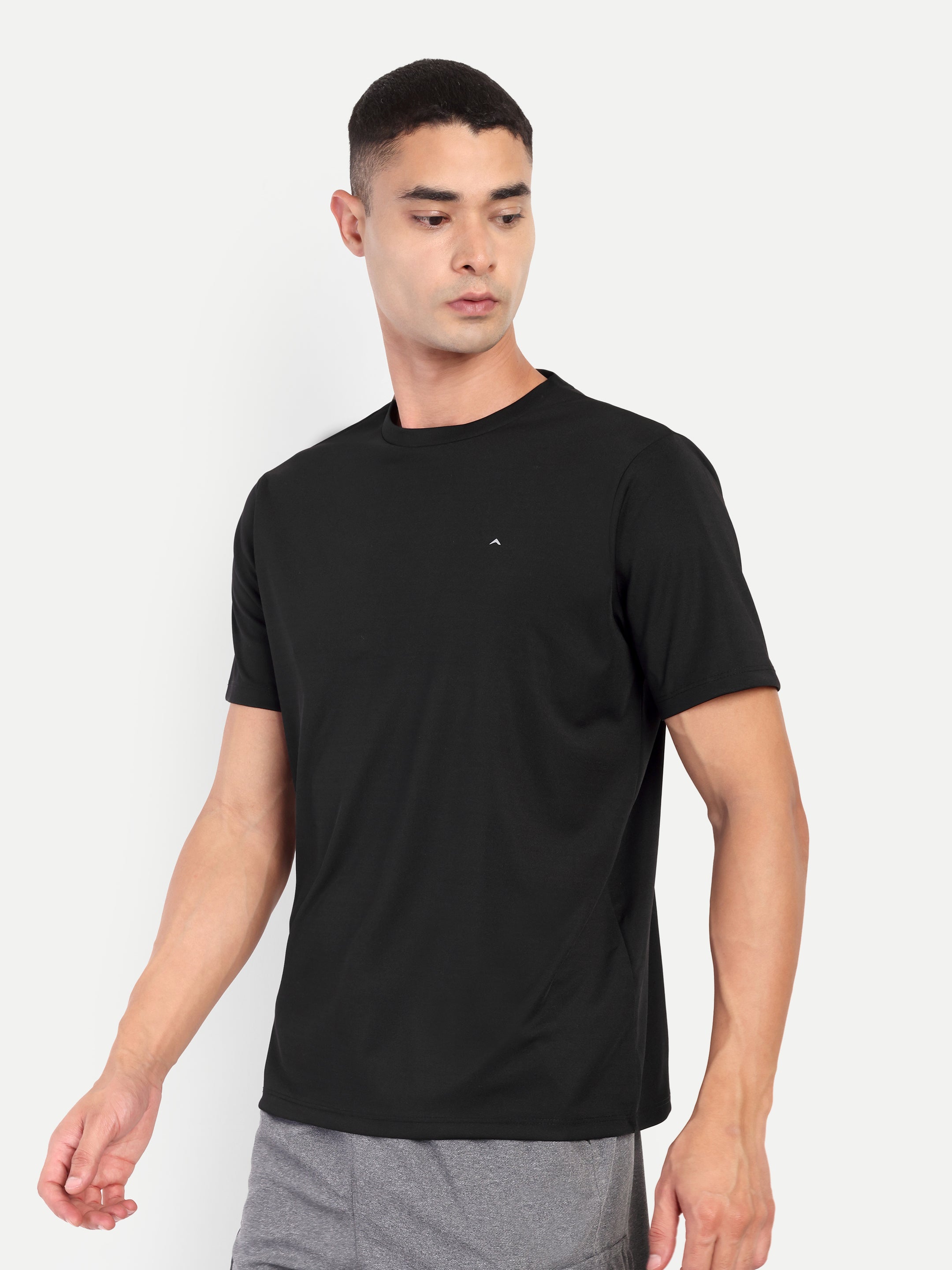 Adventra Basic Round Neck Tee ART103 (Black)-thumbmail-4