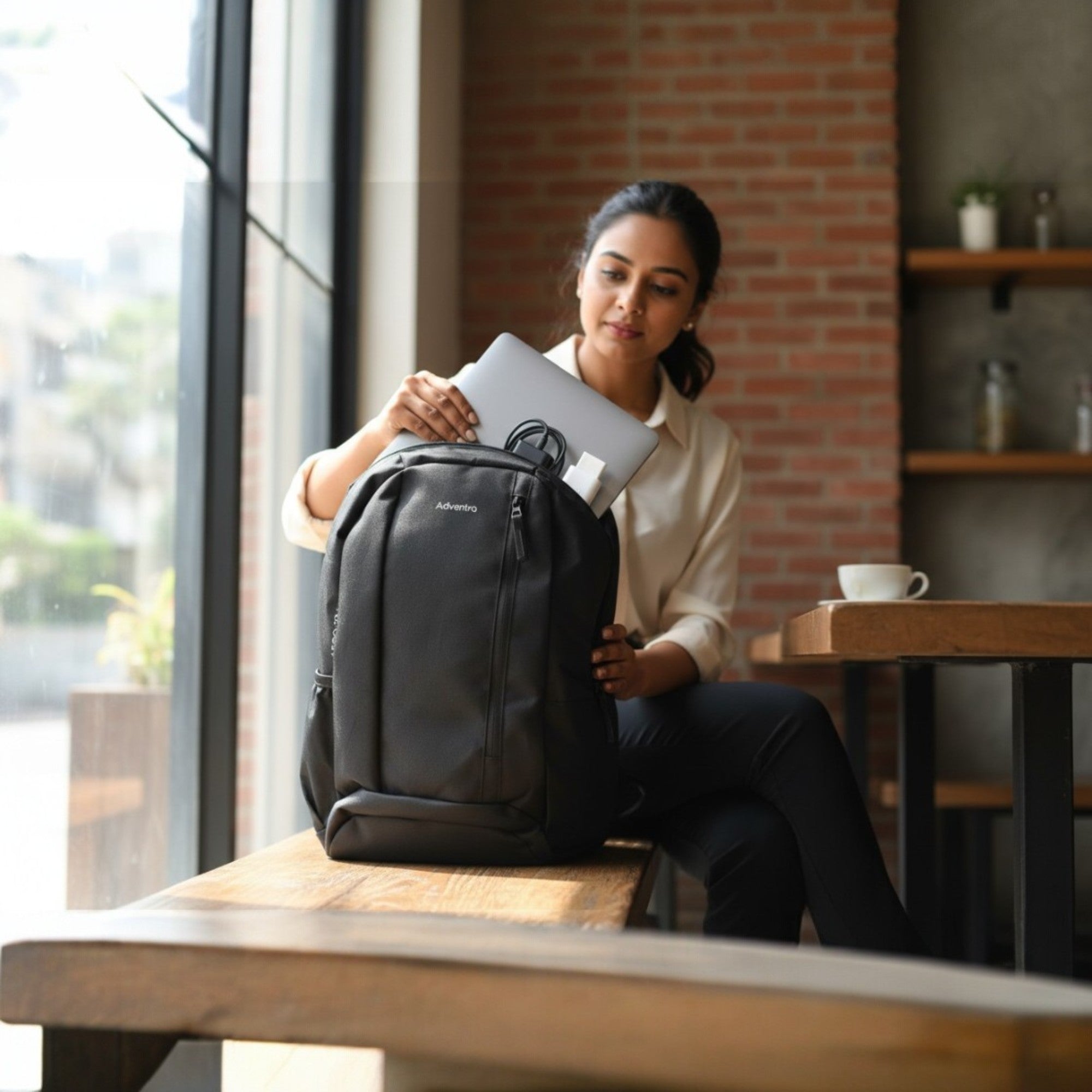 Adventra 20L Backpack – Lightweight Everyday Laptop Bag Black-thumbmail-2